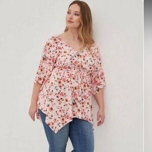 Size 00 TORRID Pink floral baby doll tunic top adjustable waist